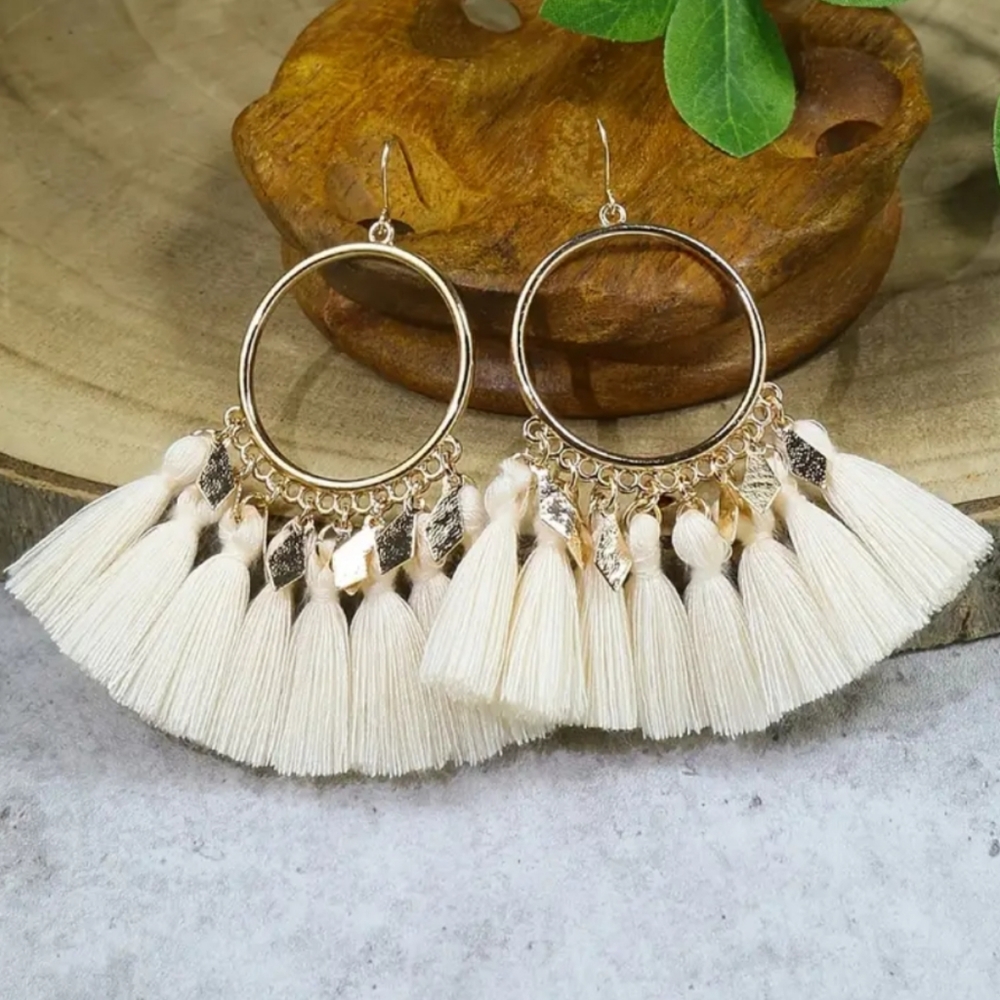 New White Stringy Diamond Shape Character Loop Earrings